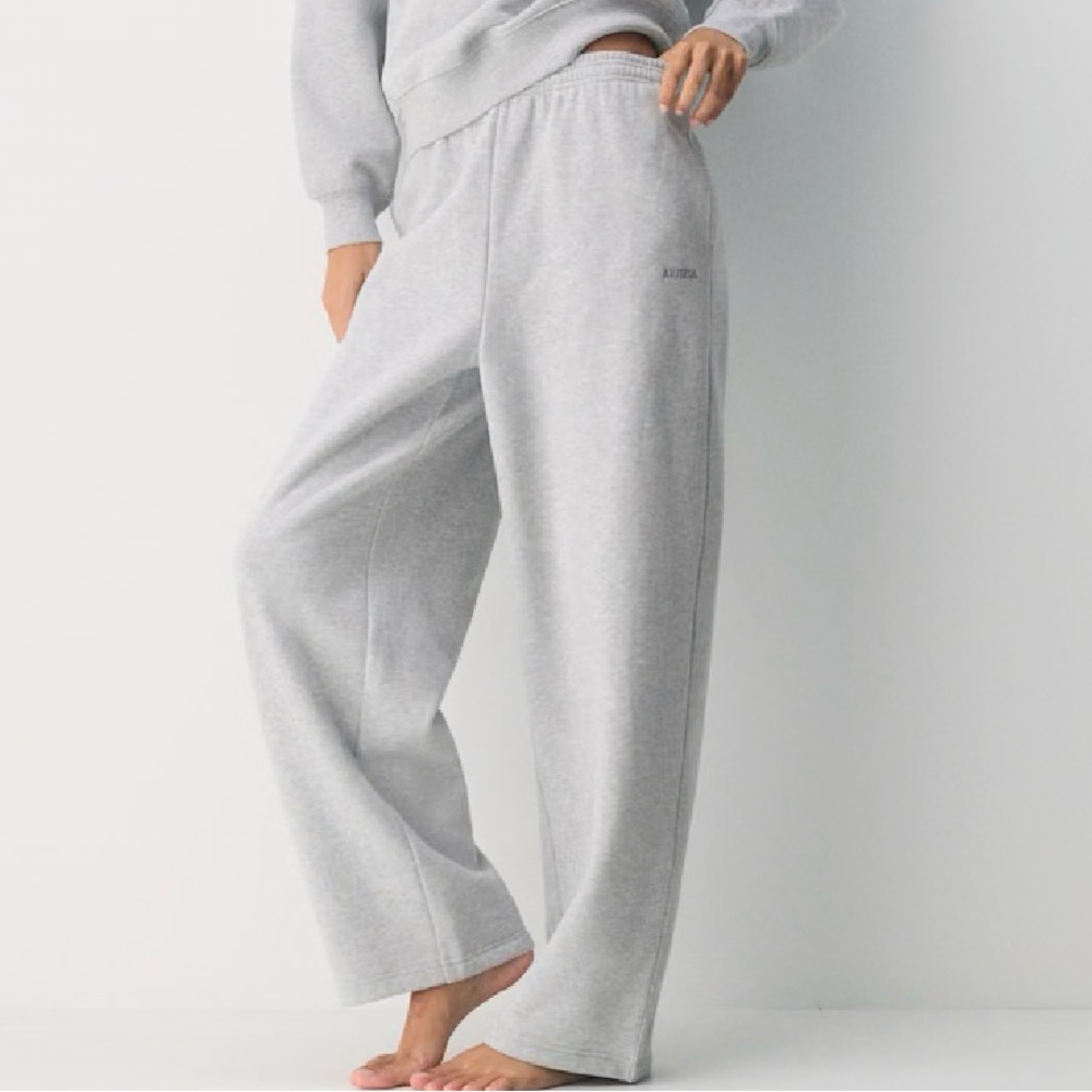 Aritzia Light Gray Sweatfleece Boyfriend-Fit Sweatpants